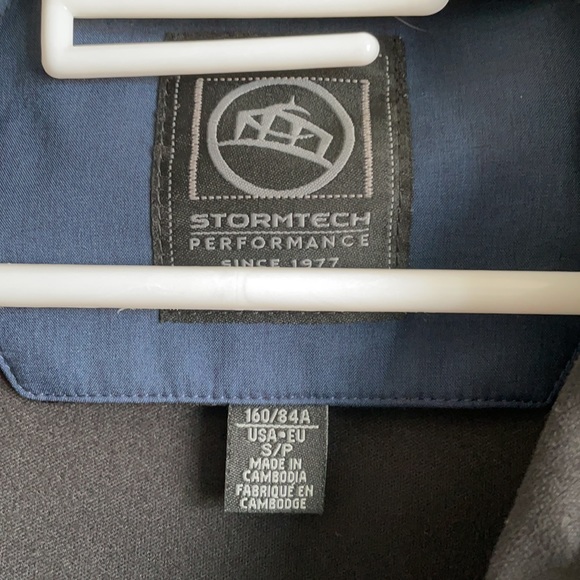 Stormtech vest - Picture 3 of 3